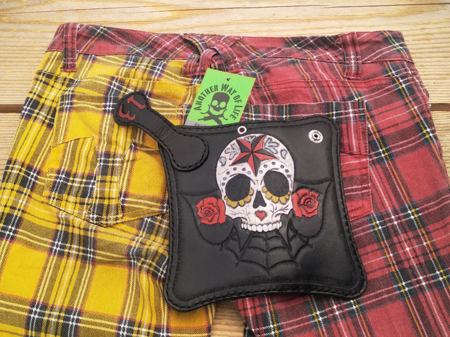 Biker Style Wallet in Vegetable-Tanned Leather - Unique Design with Sugar Skull
