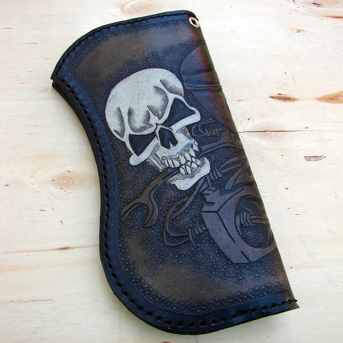 Bifold biker wallet with skulls