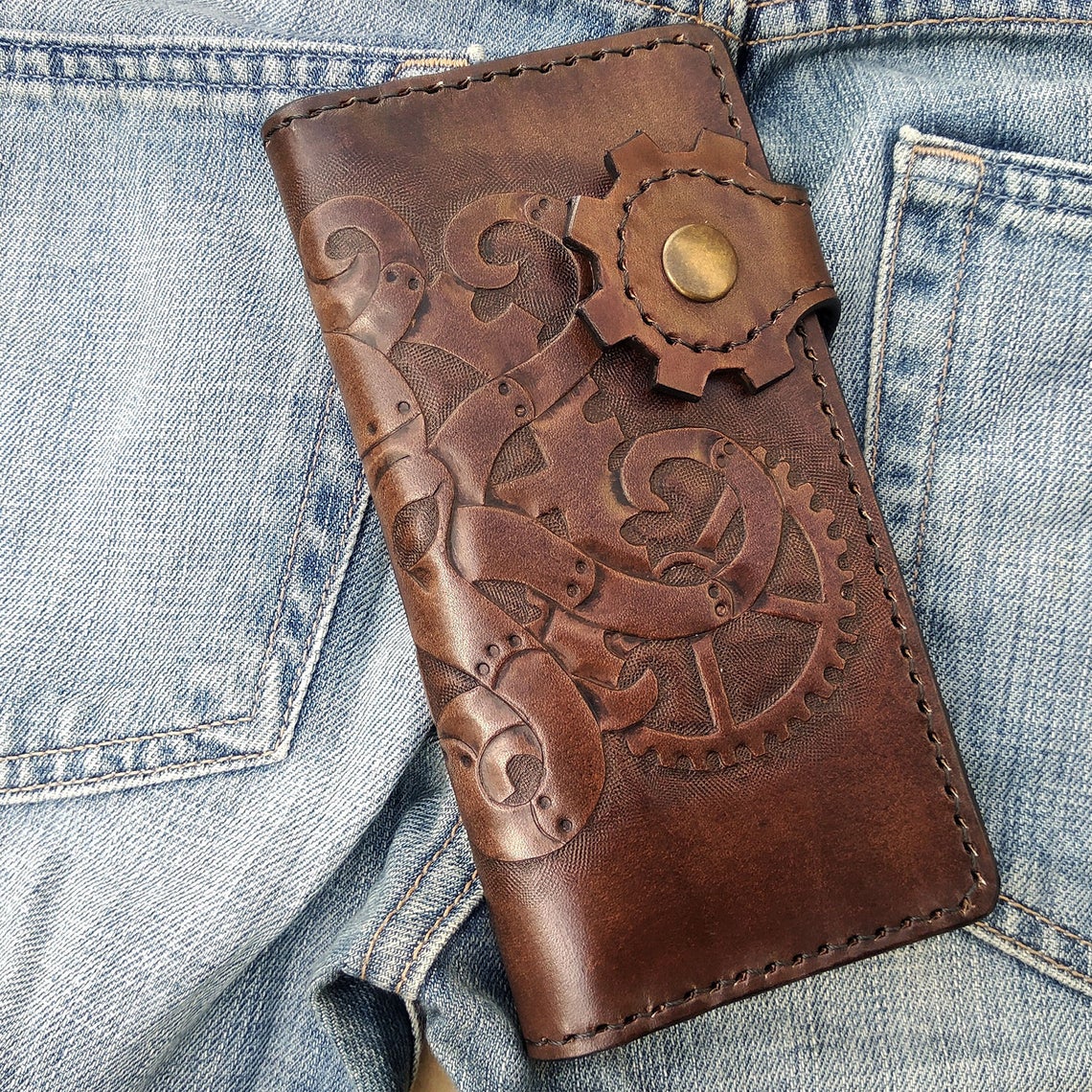 Biker-style wallet with steampunk octopus in brown