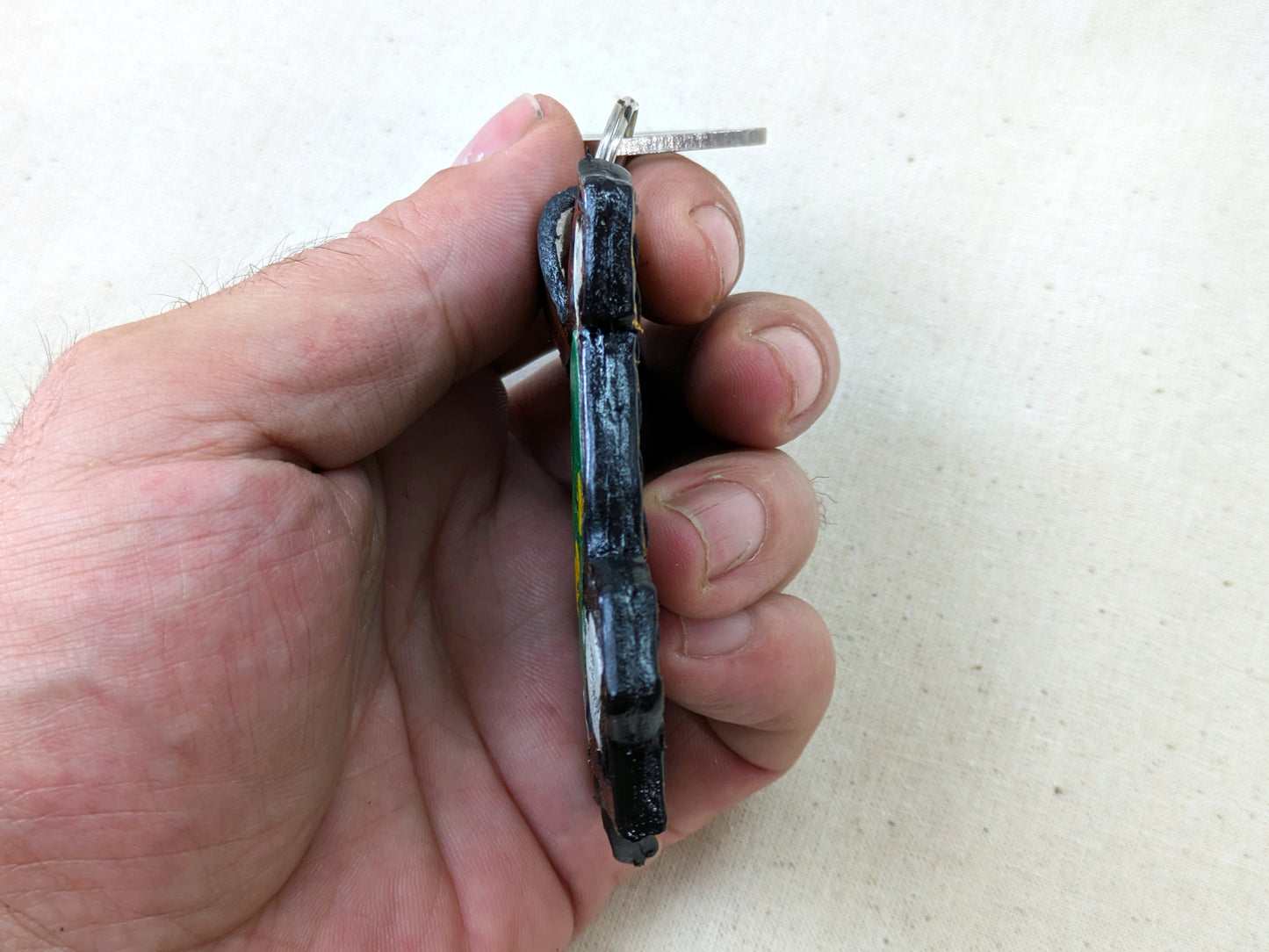 Porta-Chaves Coração Zombie em Couro Artesanal | Acessório Gótico Motard Personalizável