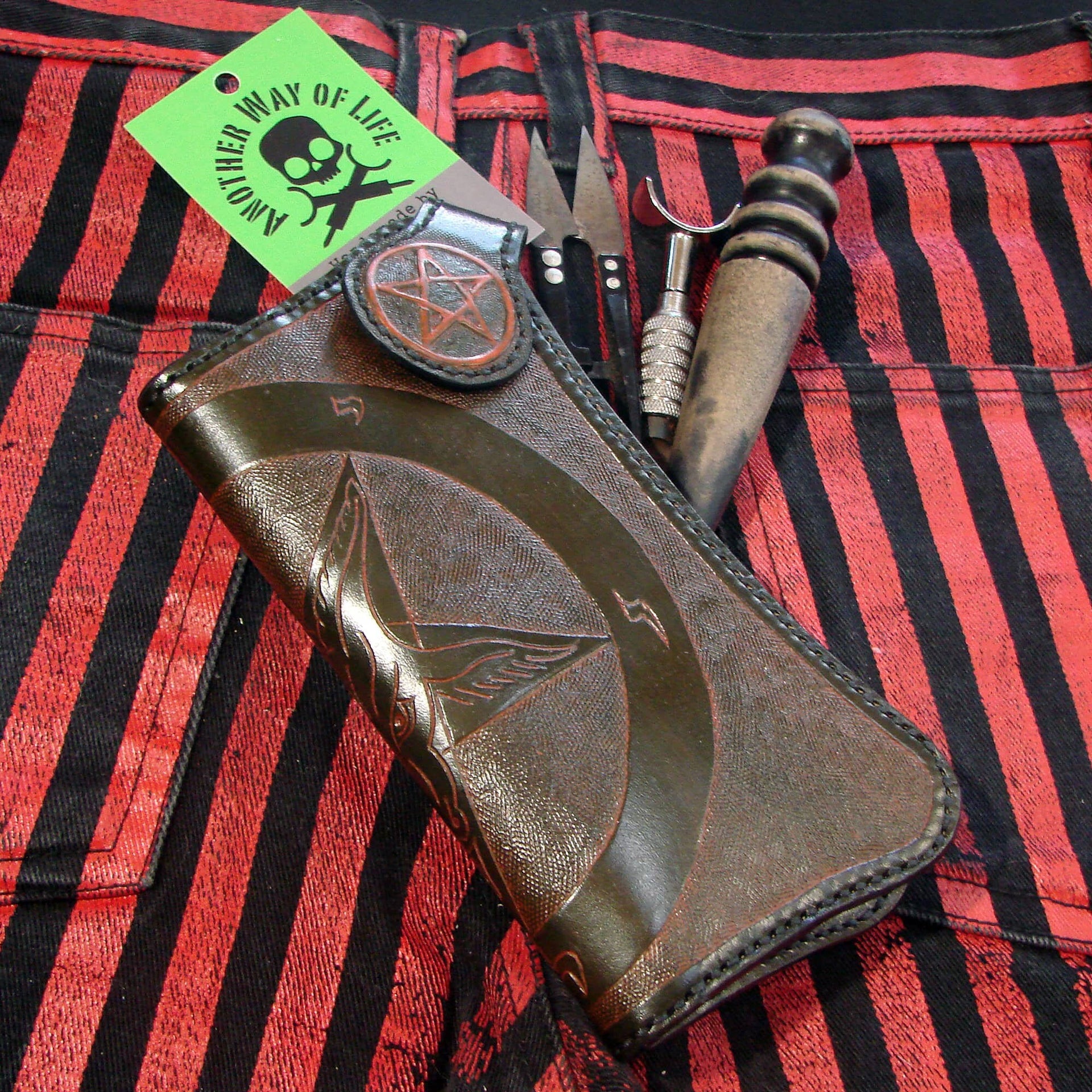 Baphomet Pentagram Vegetable Tanned Leather Wallet - Handcrafted Biker Gothic