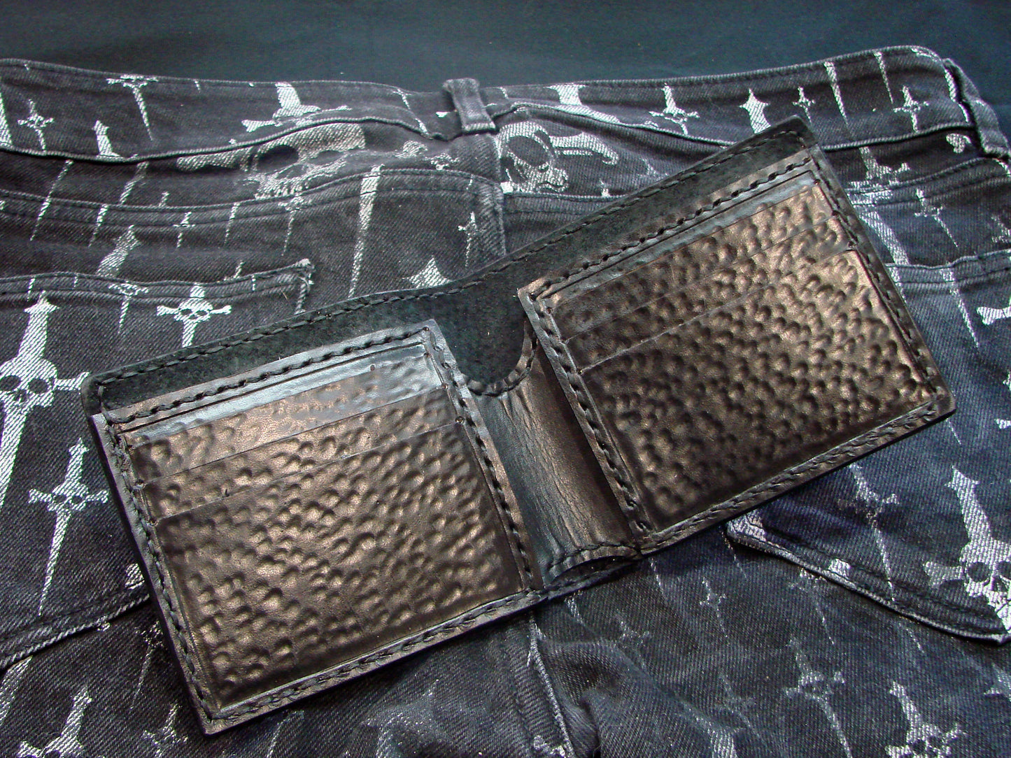 Handmade bifold wallet with skull