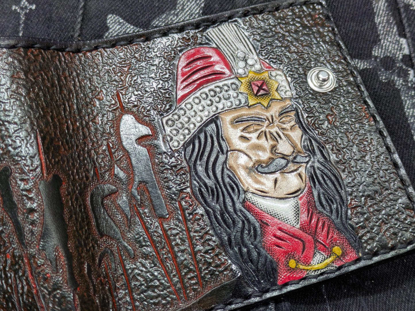 Vlad Tepes, o Empalador, Carteira Bifold - Couro Gótico | Feito à mão