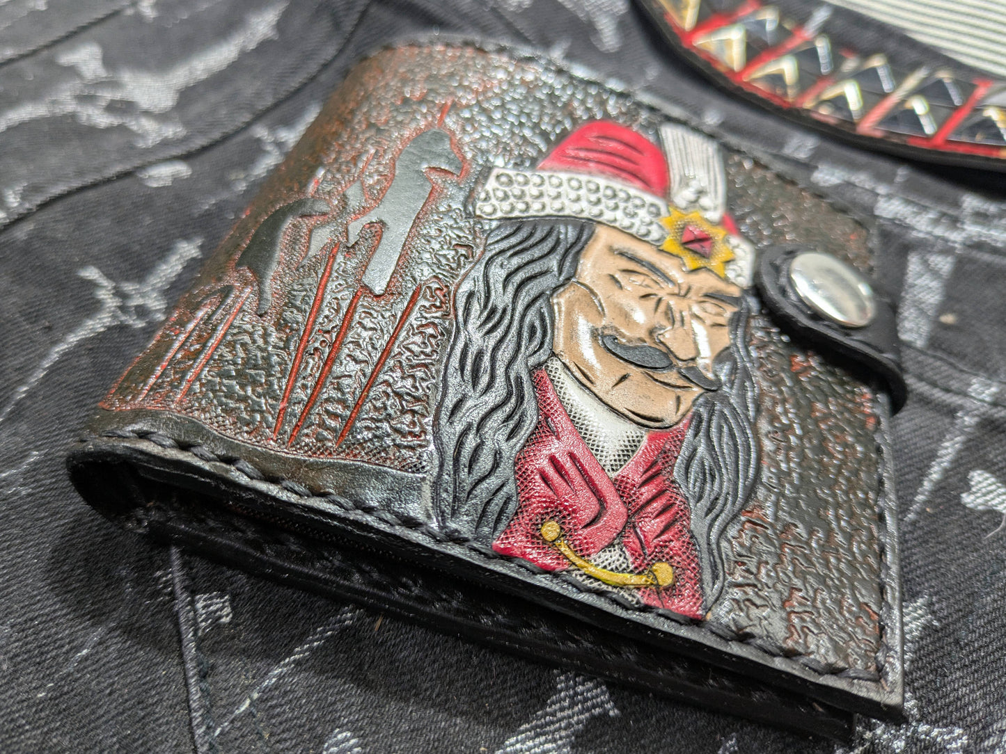 Vlad Tepes, o Empalador, Carteira Bifold - Couro Gótico | Feito à mão