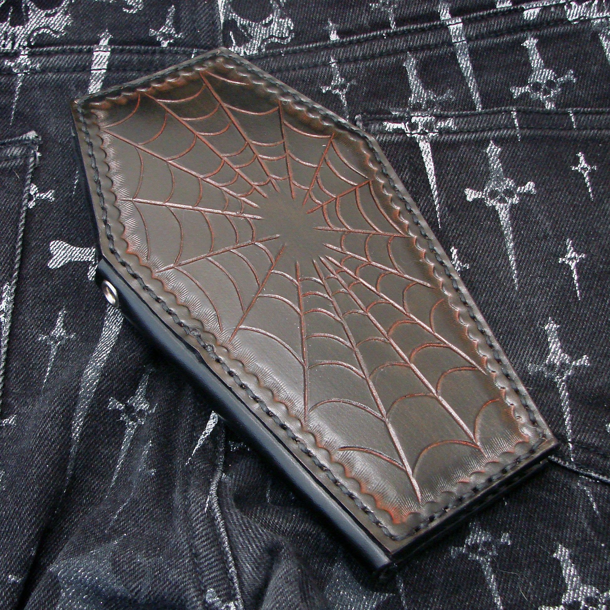 Biker-style coffin wallet in cowhide leather 13