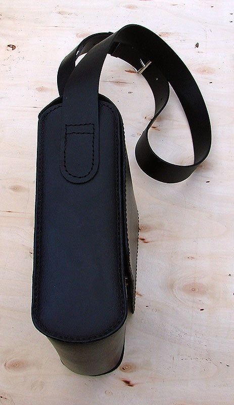 Messenger bag in black cow leatherAnother Way of Life