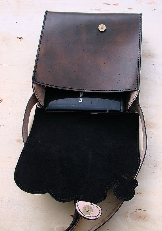 Messenger bag in cow leather with steampunk octopusAnother Way of Life